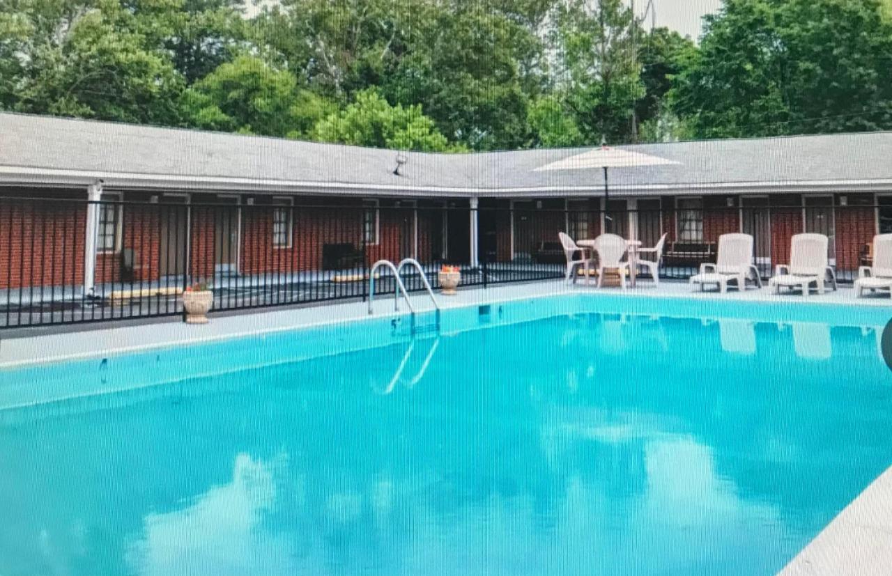 Merrimac Inn & Suites ウィリアムズバーグ エクステリア 写真