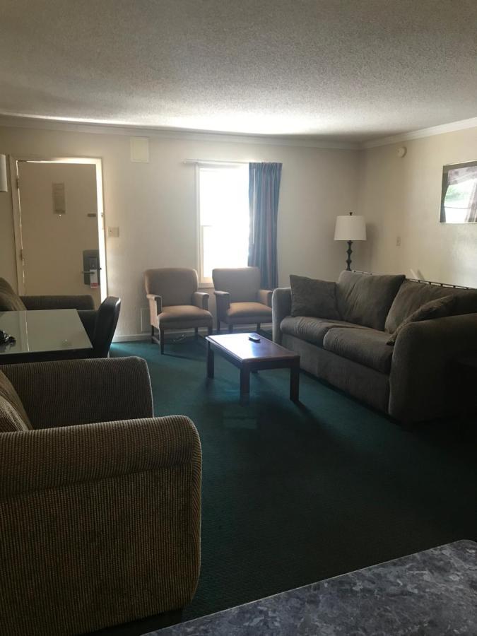 Merrimac Inn & Suites ウィリアムズバーグ エクステリア 写真