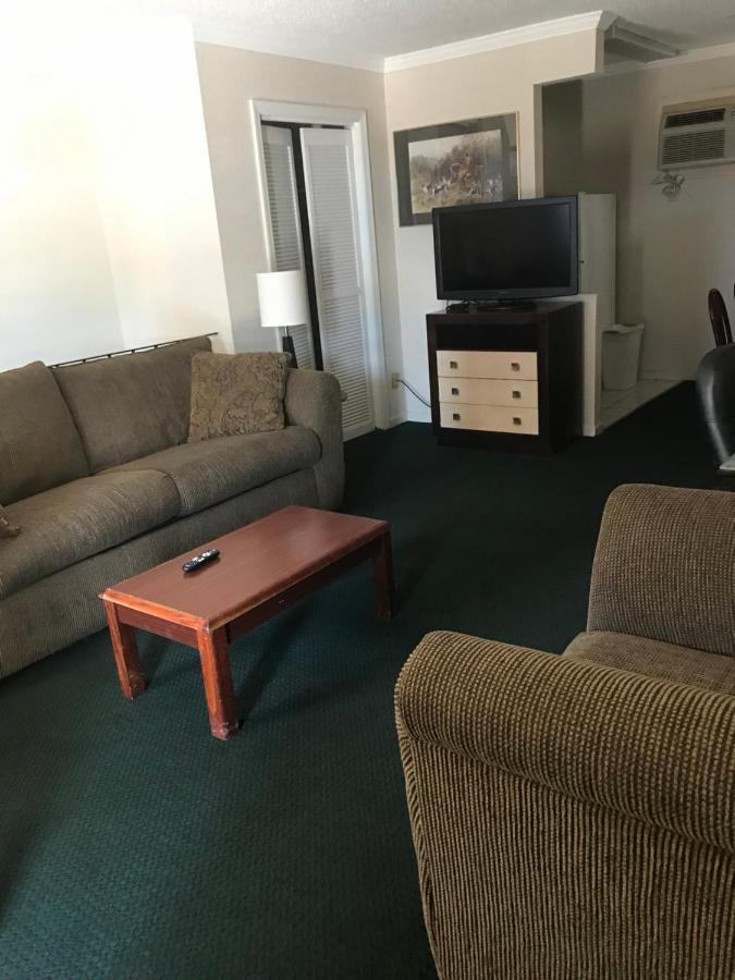 Merrimac Inn & Suites ウィリアムズバーグ エクステリア 写真